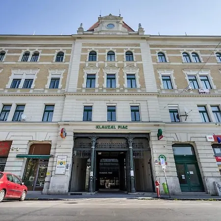 Appartement Klauzal Garden City *