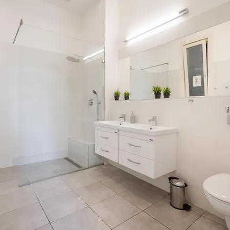 Apartment Klauzal Garden City *